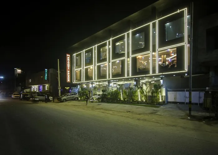 Park Tree Near Delhi AirportAirport Hotel